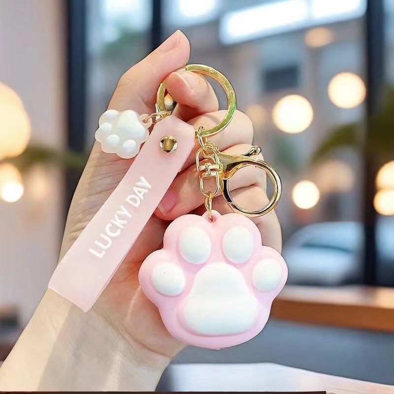 Wholesale Cartoon creative cat claw keychain cute girl heart keychain